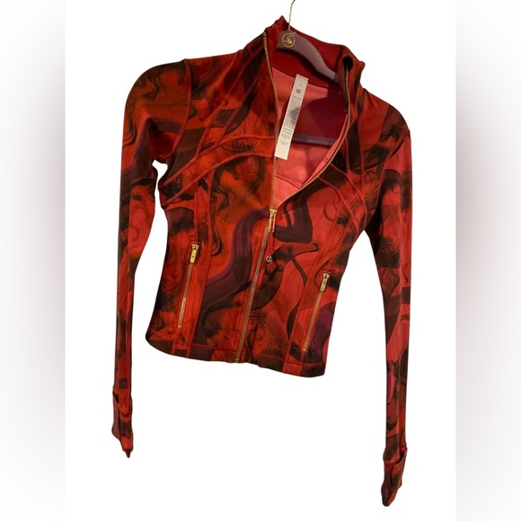NWT Lululemondefine cropped jacket nulu LUNAR PLUMES RED MULTI/GOLD Size 2